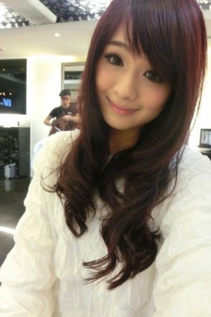 女班长主动给我她的手机号码